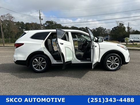 Used 2018 Hyundai Santa Fe SE w/ Cargo Package image 33