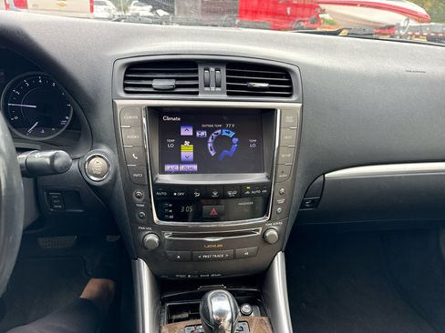 Used 2013 Lexus IS 350C 2dr Conv w/ Luxury Pkg image 11