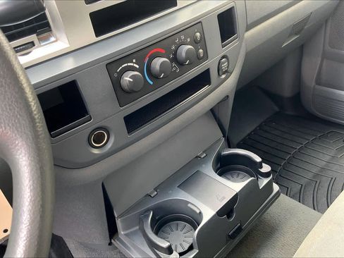 Used 2007 Dodge Ram 1500 Truck SLT image 18