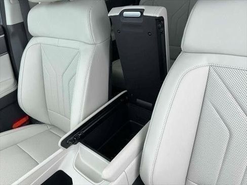 Used 2026 Hyundai Santa Fe SEL w/ Tow & Go Package image 25