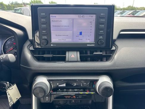 Used 2022 Toyota RAV4 LE FWD image 12