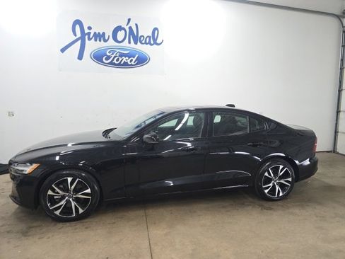 Used 2024 Volvo S60 B5 Core image 29