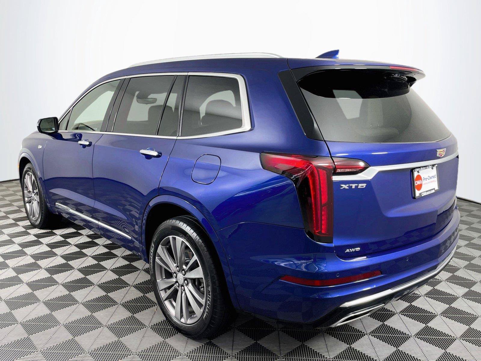 Used 2023 Cadillac XT6 Premium Luxury w/ Platinum Package AWD/4WD image 6