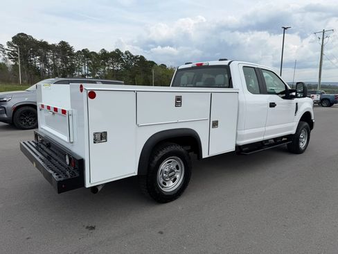 Used 2021 Ford F250 XL w/ Power Equipment Group image 4