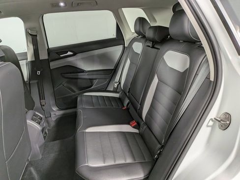 Used 2022 Volkswagen Taos SEL w/ Panoramic Sunroof Package image 25