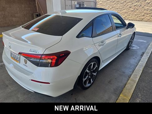 Used 2025 Honda Civic Sport Touring image 4