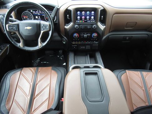 Used 2020 Chevrolet Silverado 1500 High Country w/ Technology Package AWD/4WD image 33