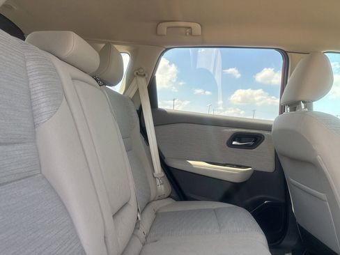 Used 2021 Nissan Rogue SV FWD image 32