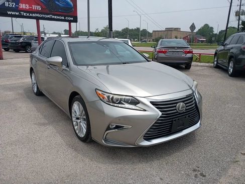 Used 2016 Lexus ES 350 w/ Luxury Package w/Wood Trim FWD image 7