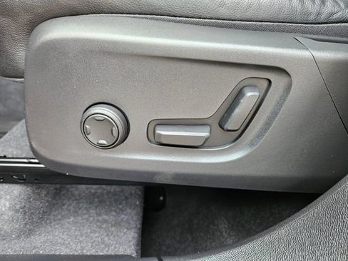 Certified 2024 Volvo XC40 B5 Plus w/ Protection Package Premier AWD/4WD image 22