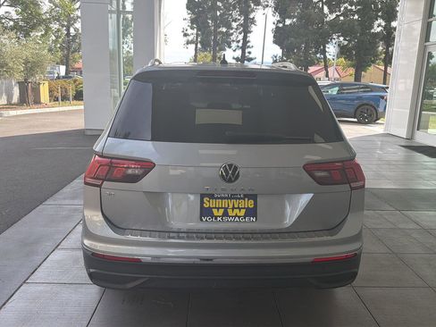 Certified 2023 Volkswagen Tiguan SE FWD image 4