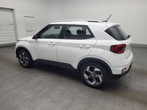 Used 2025 Hyundai Venue SEL image 3
