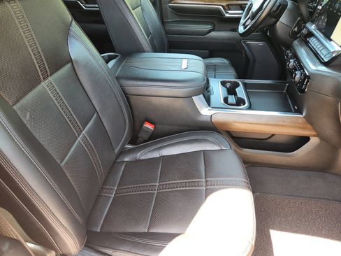 Used 2024 Chevrolet Silverado 2500 High Country w/ Technology Package AWD/4WD image 14