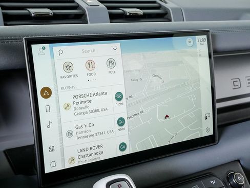 Used 2025 Land Rover Defender 110 image 14