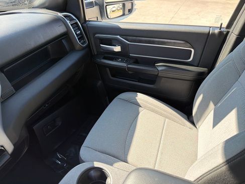 Used 2024 RAM 2500 Big Horn AWD/4WD image 32