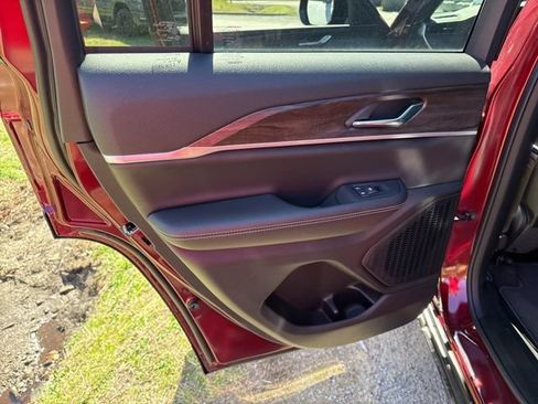 New 2026 Jeep Grand Cherokee Altitude AWD/4WD image 18