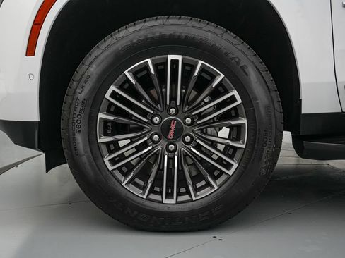 Used 2026 GMC Yukon Elevation AWD/4WD image 10