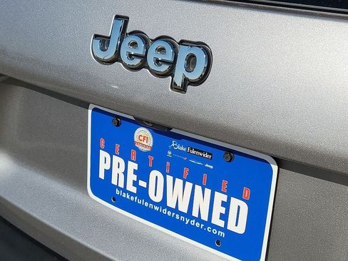 Used 2019 Jeep Cherokee Latitude w/ Popular Appearance Group FWD image 12