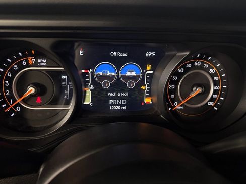 Used 2025 Jeep Gladiator Rubicon AWD/4WD image 18