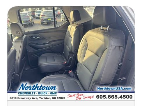 Used 2021 Chevrolet Traverse Premier image 38