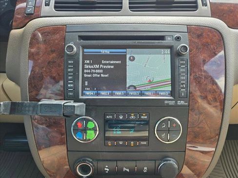 Used 2014 Chevrolet Suburban LTZ image 16