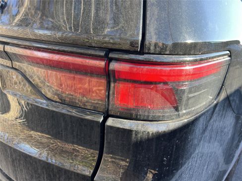 Used 2024 Jeep Wagoneer Series II image 14