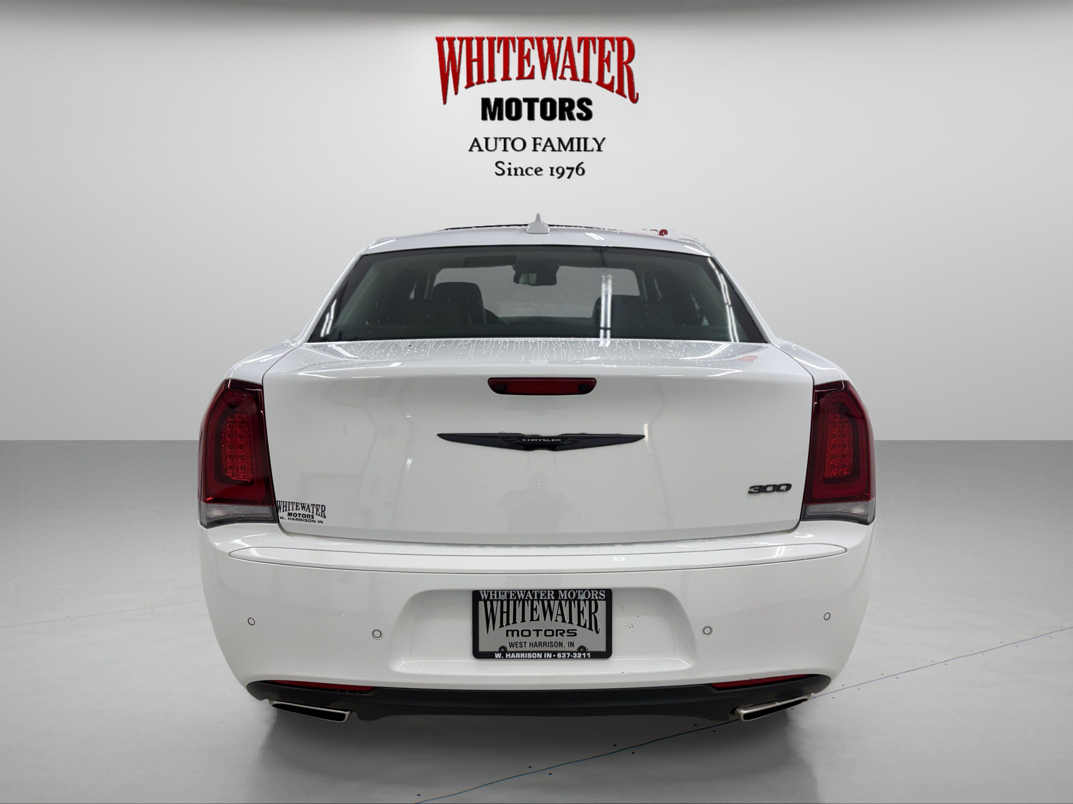Used 2023 Chrysler 300 Touring L w/ Popular Equipment Group RWD image 3