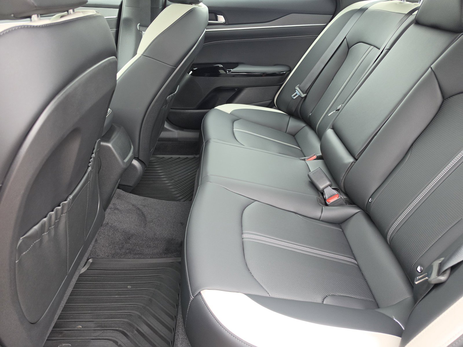 New 2026 Kia K5 GT-Line w/ GT-Line Premium Package FWD image 9