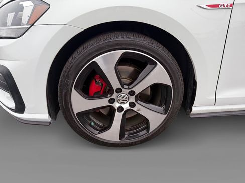 Used 2018 Volkswagen Golf 4-Door image 9