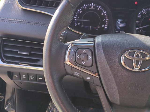 Used 2018 Toyota Avalon XLE Premium w/ All Weather Liner Package FWD image 18