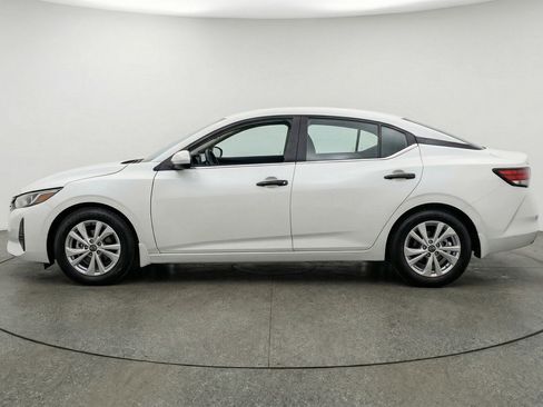 Used 2025 Nissan Sentra S image 5