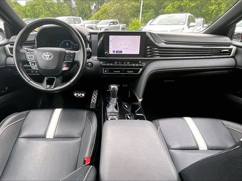 Certified 2025 Toyota Camry SE FWD image 21
