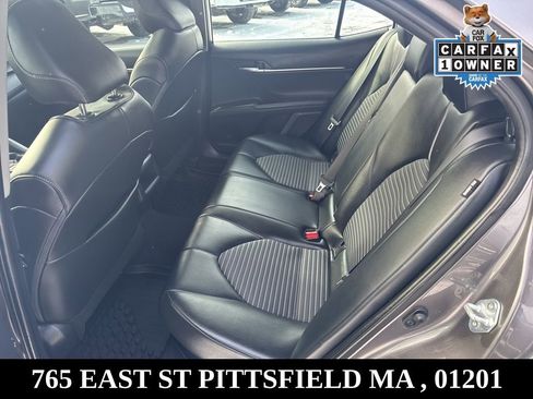 Used 2022 Toyota Camry SE image 12