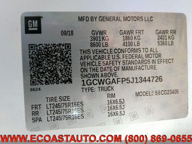 Used 2018 Chevrolet Express 2500 w/ Driver Convenience Package RWD image 10