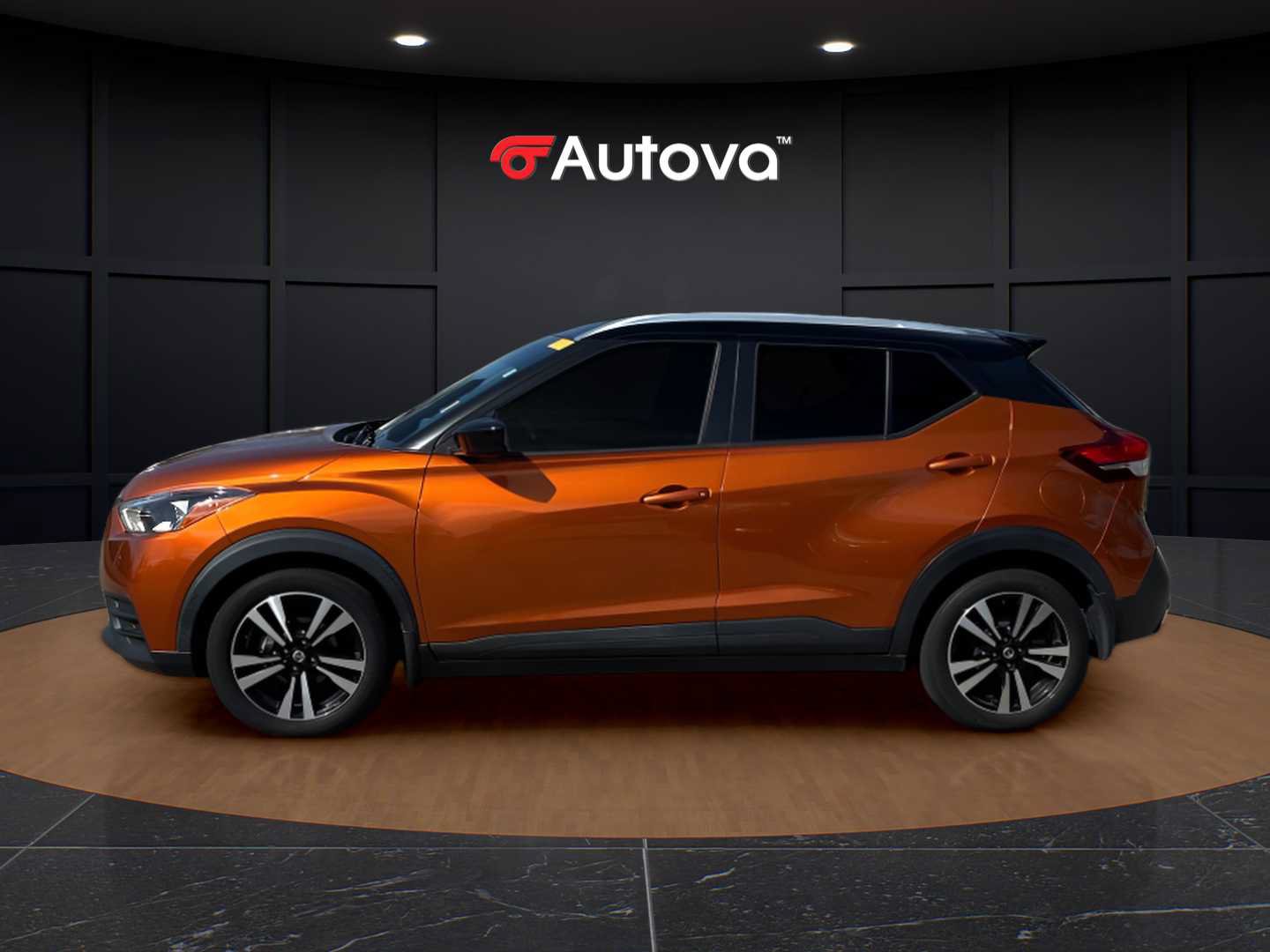 Used 2018 Nissan Kicks SV w/ Exterior Package FWD image 2