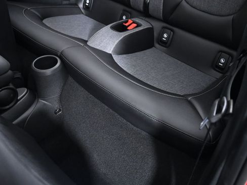 Used 2024 MINI Cooper S w/ Signature Upholstery Package image 28