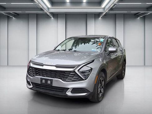 Certified 2024 Kia Sportage LX image 3