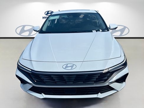 New 2026 Hyundai Elantra Limited FWD image 2