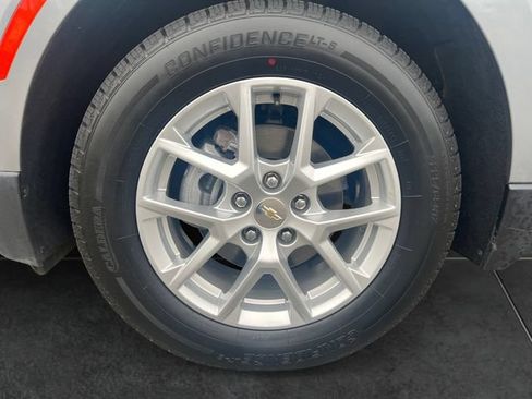 Used 2024 Chevrolet Equinox LT AWD/4WD image 9
