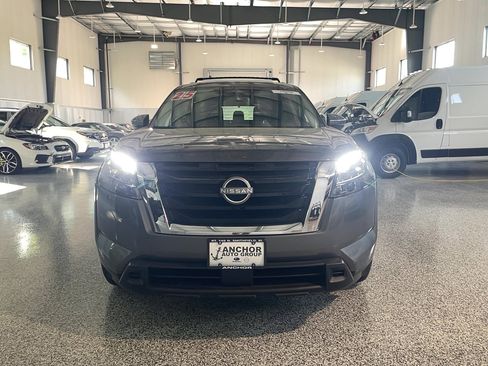 Used 2025 Nissan Pathfinder SV w/ SV Premium Package AWD/4WD image 2