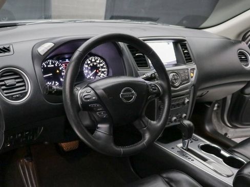 Used 2020 Nissan Pathfinder SL image 22