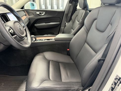 Used 2023 Volvo XC60 B5 Plus w/ Climate Package AWD/4WD image 14