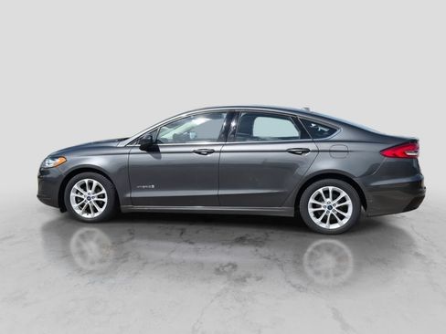 Used 2019 Ford Fusion SE FWD image 5