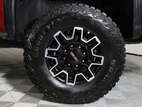 Used 2025 GMC Sierra 2500 AT4X AWD/4WD image 53