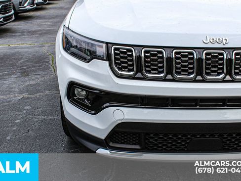 Used 2025 Jeep Compass Limited AWD/4WD image 11