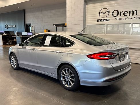 Used 2017 Ford Fusion SE w/ Fusion SE Technology Package FWD image 23