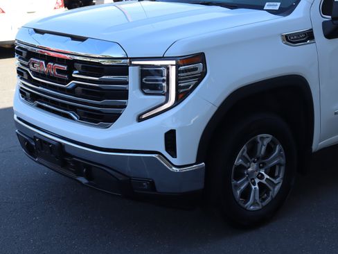 Used 2025 GMC Sierra 1500 SLT AWD/4WD image 6