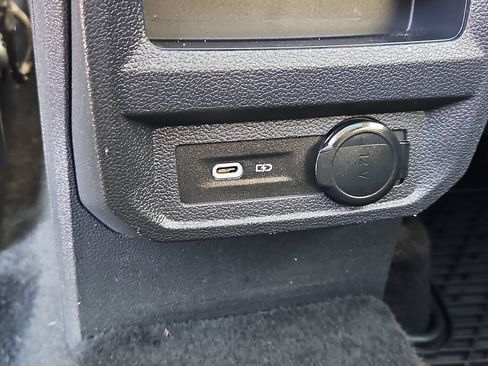 Used 2022 Volkswagen Tiguan SE AWD/4WD image 20