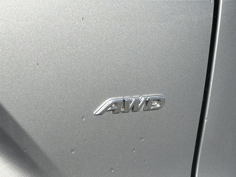 Used 2024 Toyota Corolla Cross L AWD/4WD image 24