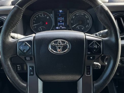 Used 2021 Toyota Tacoma TRD Off-Road w/ Technology Package AWD/4WD image 12